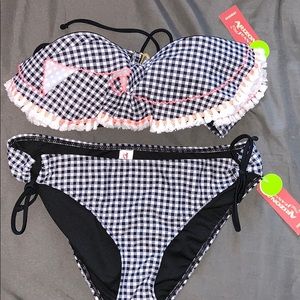 Gingham bikini, size L, NWT.